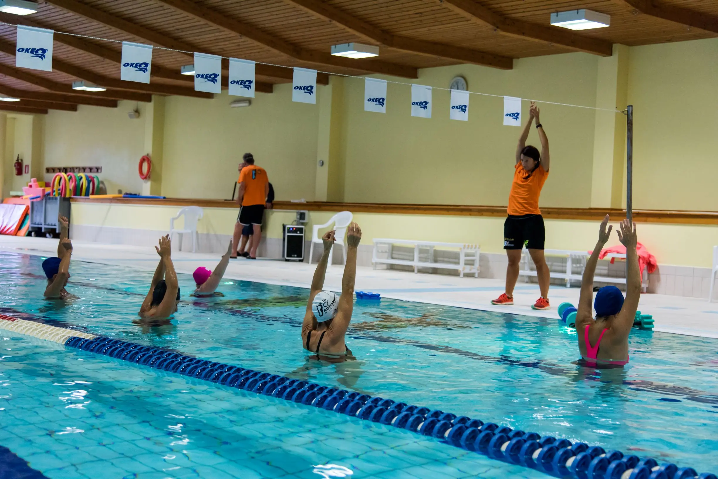Foto di un corso di acquafitness